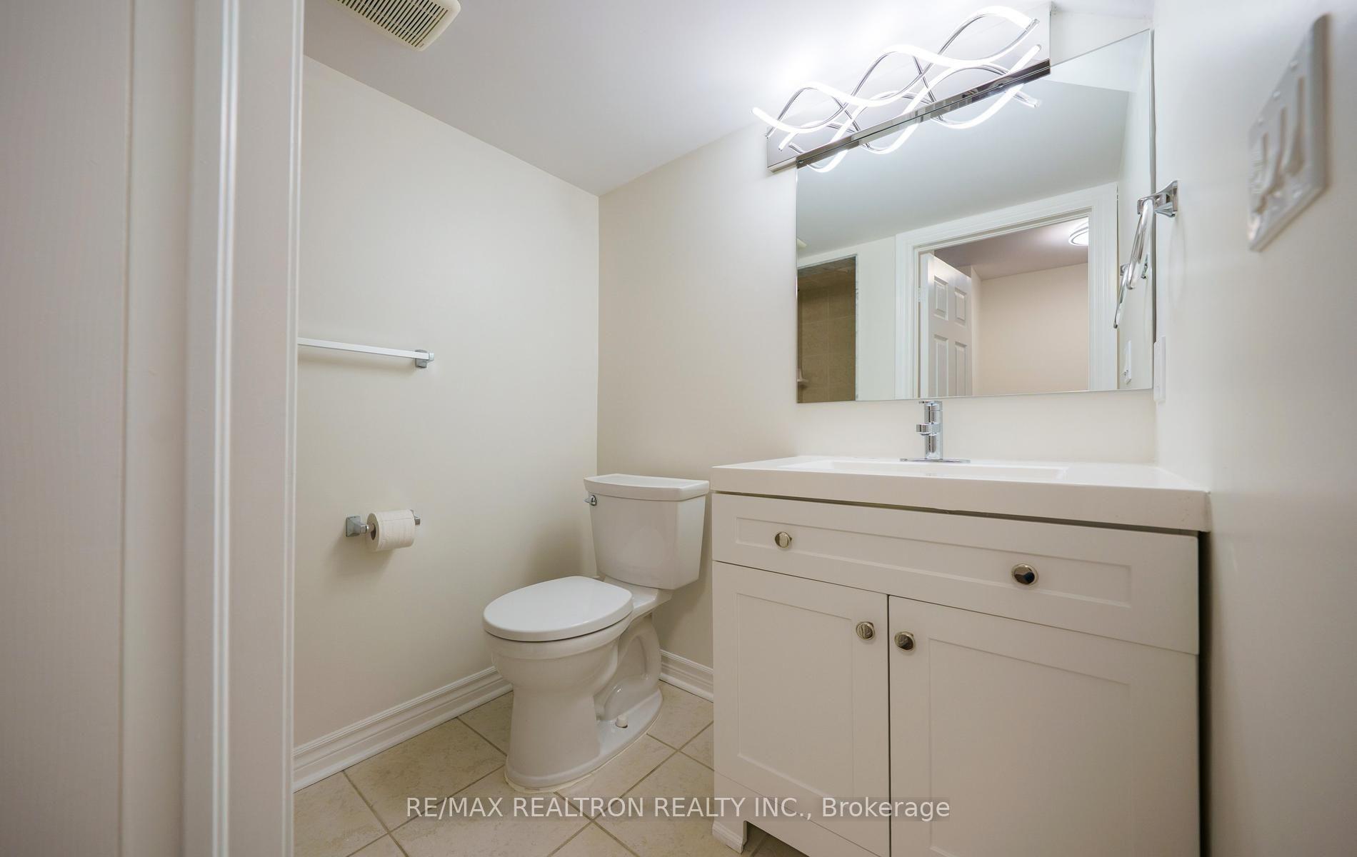 Photo 24 of 222 David Dunlap Circle, North York, Banbury-Don Mills — HOMEH