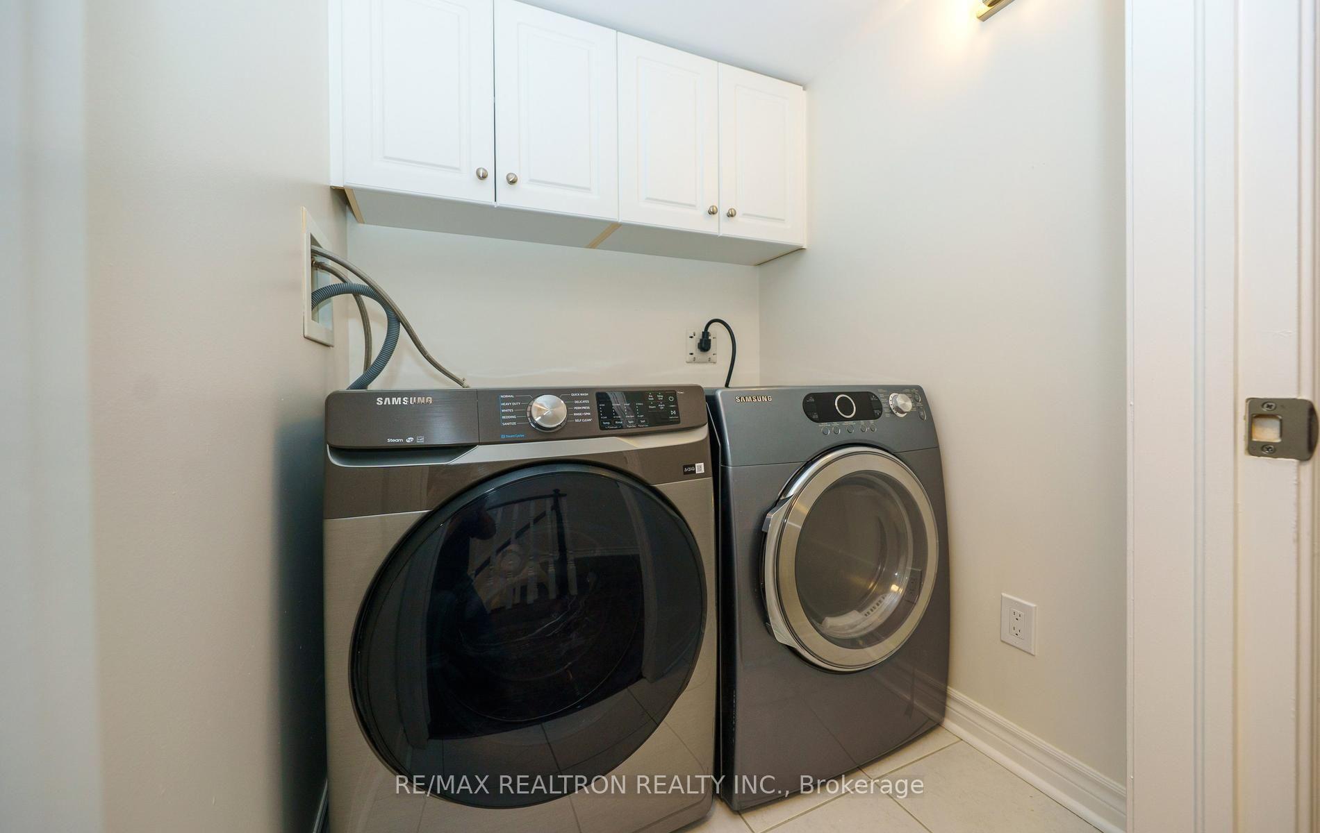 Photo 25 of 222 David Dunlap Circle, North York, Banbury-Don Mills — HOMEH