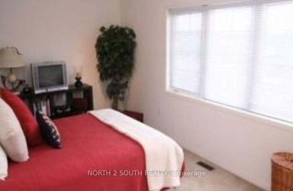 Photo 4 of 80 Burgon Place, Aurora, Aurora Village — HOMEH