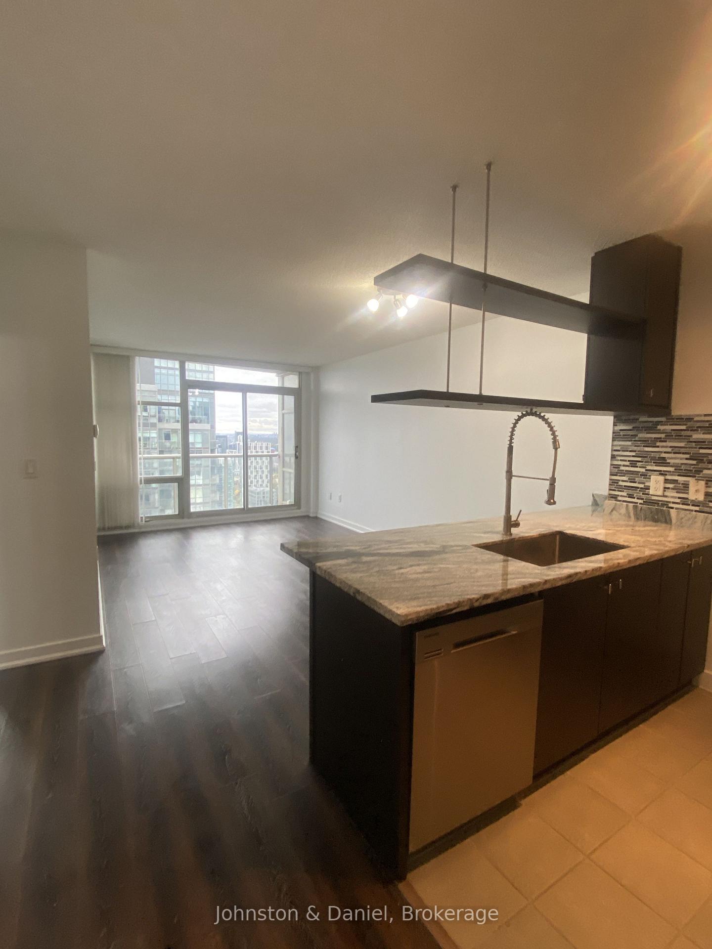 Photo 4 of Unit 5201, 35 Mariner Terrace, Toronto, Waterfront Communities — HOMEH