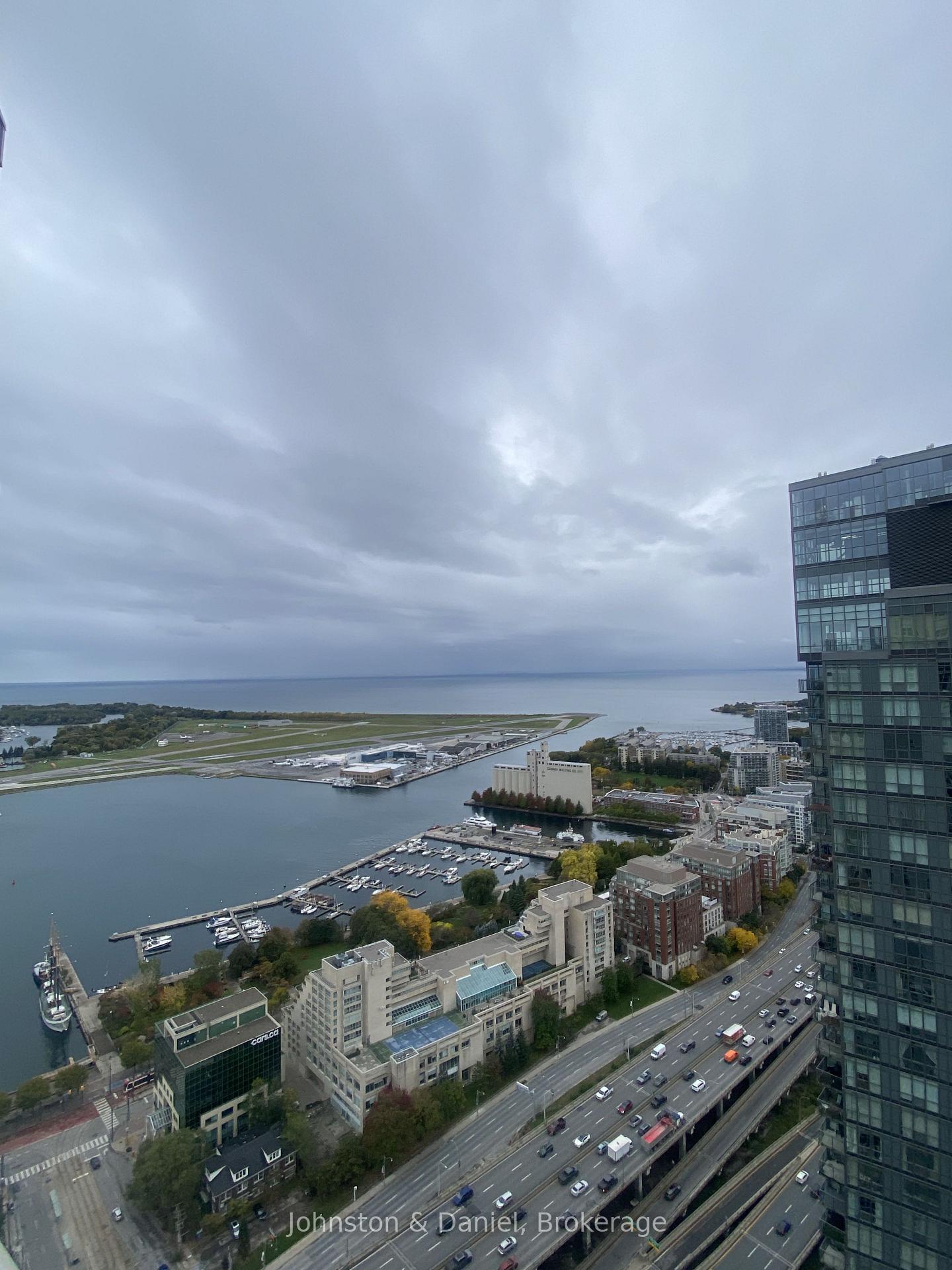 Photo 7 of Unit 5201, 35 Mariner Terrace, Toronto, Waterfront Communities — HOMEH