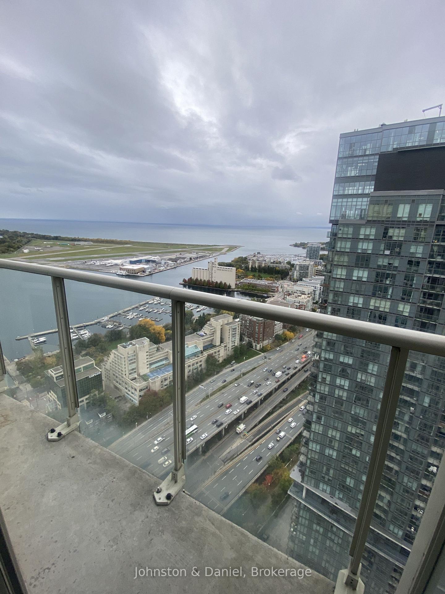 Photo 9 of Unit 5201, 35 Mariner Terrace, Toronto, Waterfront Communities — HOMEH