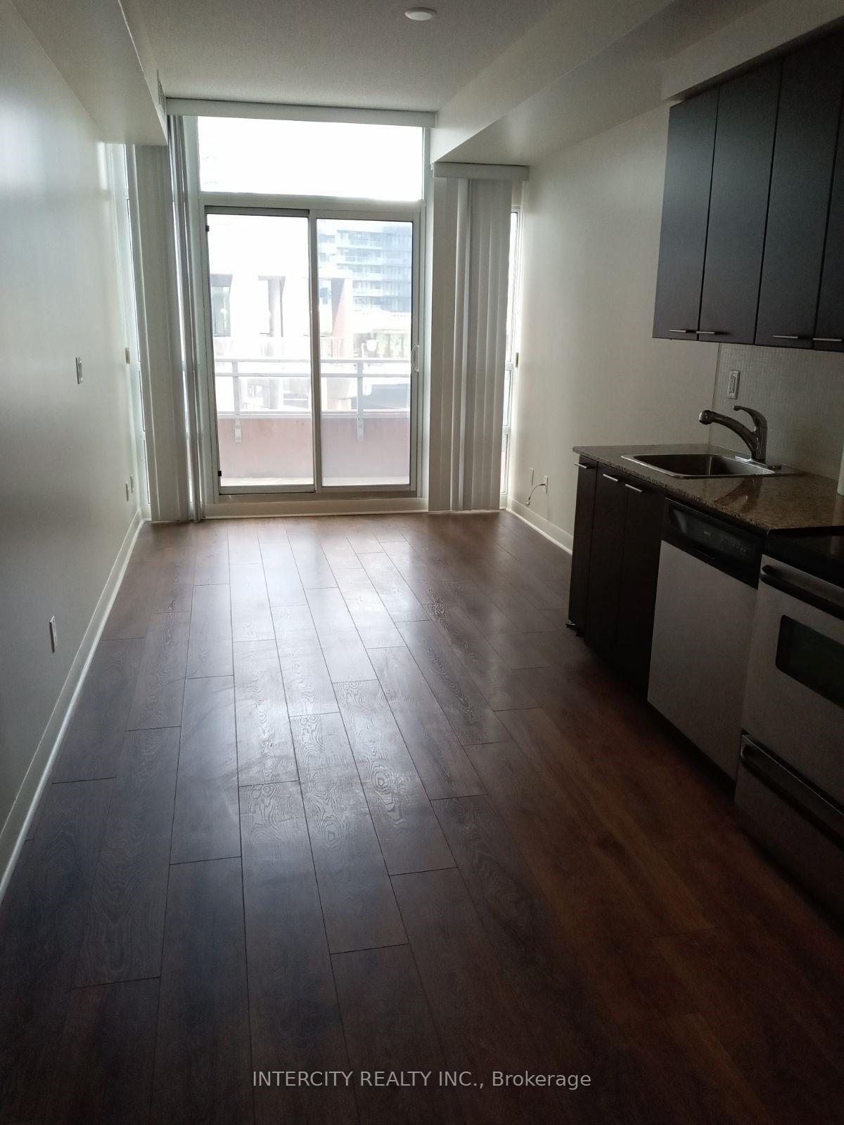 Photo 5 of Unit 604, 15 Bruyeres Mews, Toronto, Niagara — HOMEH