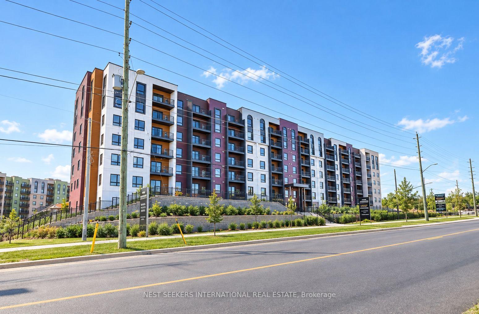 Photo 1 of Unit 304, 4 Spice Way, Barrie, Rural Barrie Southeast — HOMEH