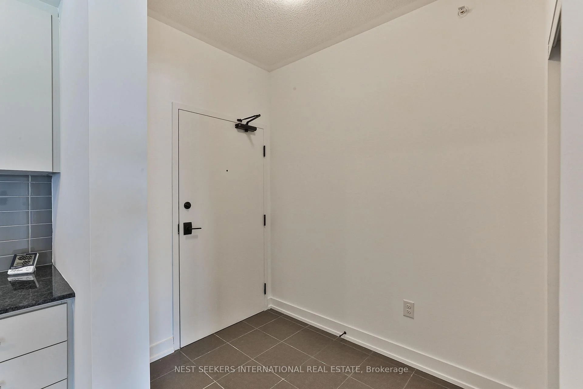 Photo 6 of Unit 304, 4 Spice Way, Barrie, Rural Barrie Southeast — HOMEH