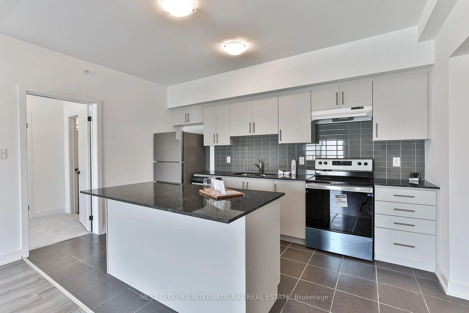 Photo 12 of Unit 304, 4 Spice Way, Barrie, Rural Barrie Southeast — HOMEH