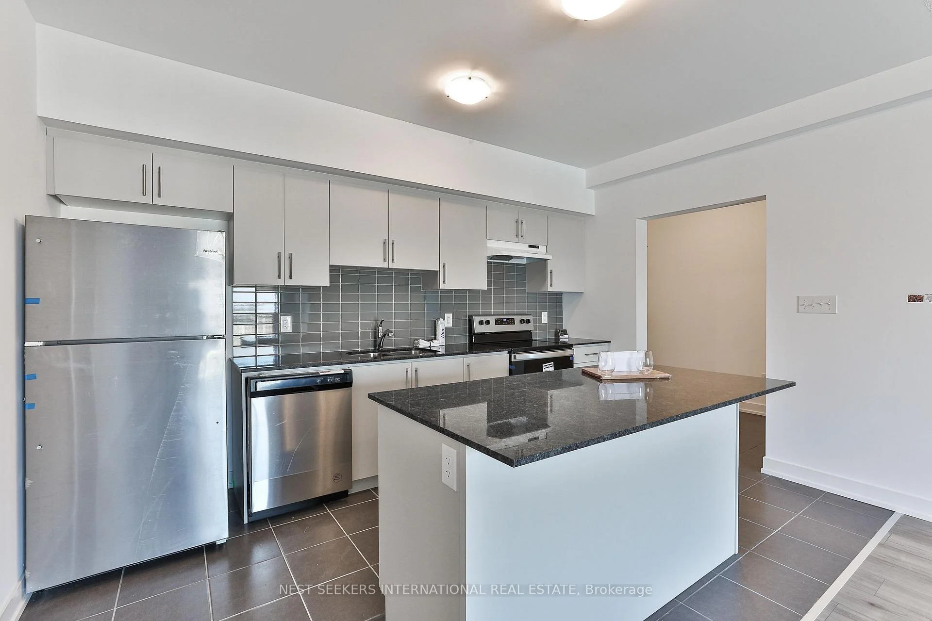 Photo 14 of Unit 304, 4 Spice Way, Barrie, Rural Barrie Southeast — HOMEH