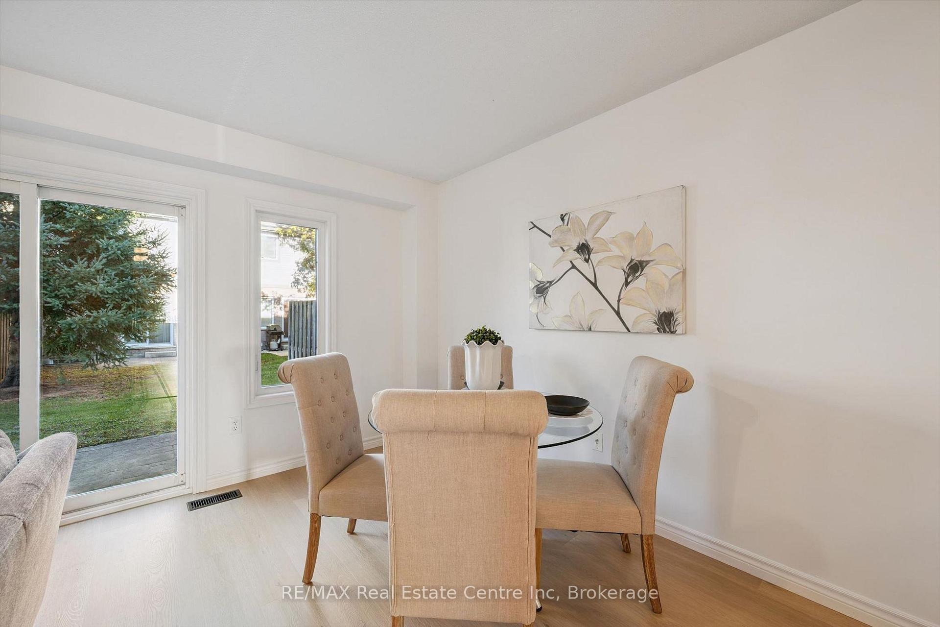 Photo 4 of 6 Revell Drive, Guelph, Clairfields/Hanlon Business Park — HOMEH
