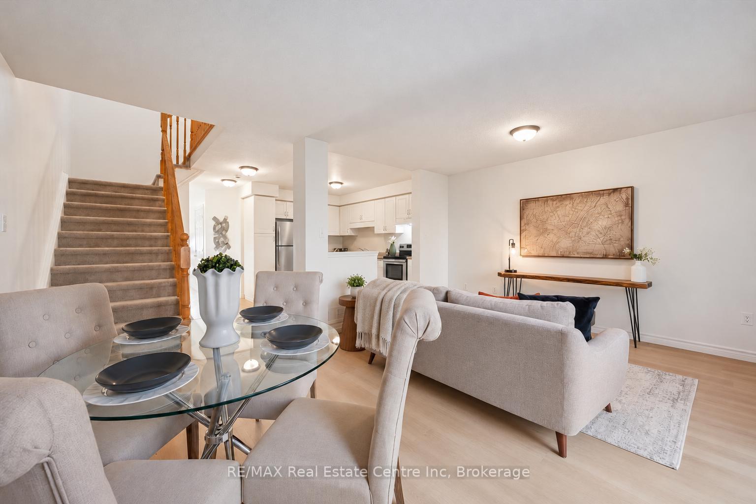 Photo 5 of 6 Revell Drive, Guelph, Clairfields/Hanlon Business Park — HOMEH