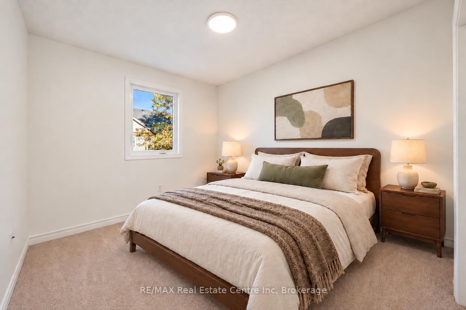 Photo 13 of 6 Revell Drive, Guelph, Clairfields/Hanlon Business Park — HOMEH