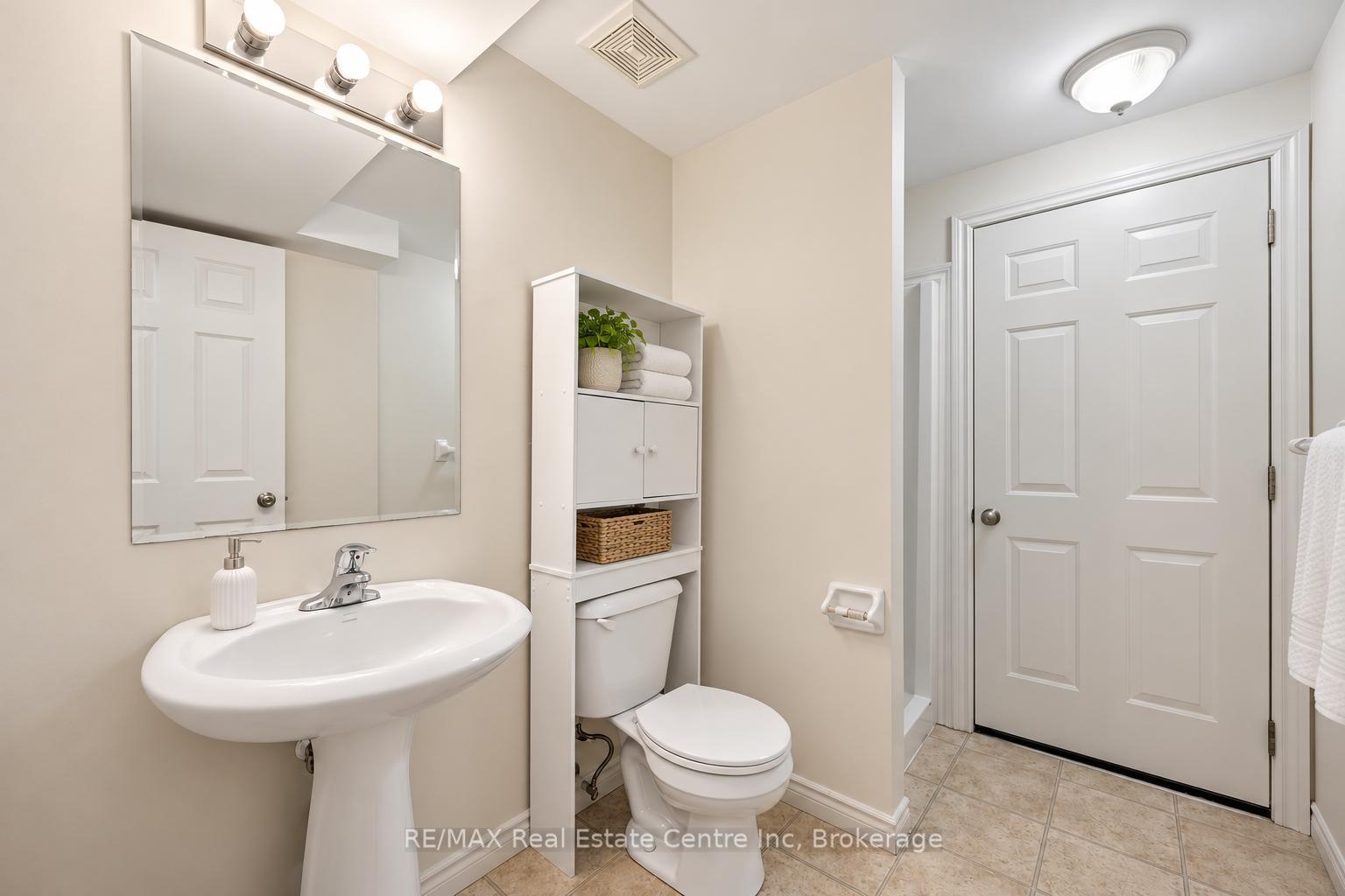 Photo 16 of 6 Revell Drive, Guelph, Clairfields/Hanlon Business Park — HOMEH