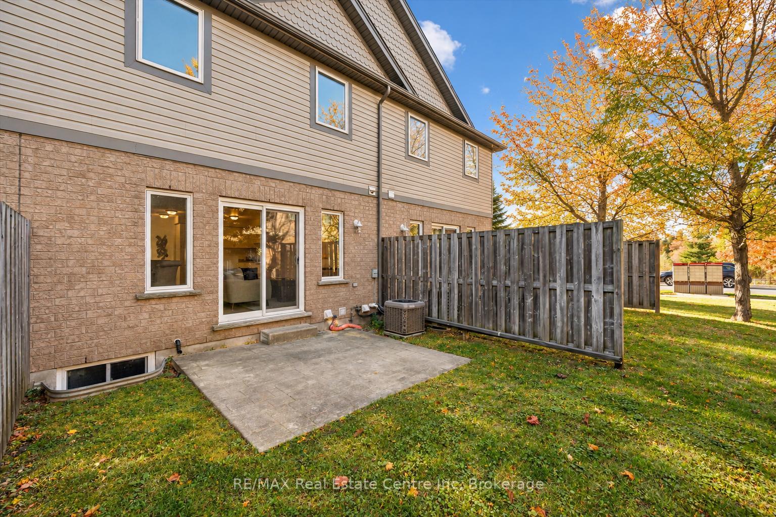 Photo 17 of 6 Revell Drive, Guelph, Clairfields/Hanlon Business Park — HOMEH