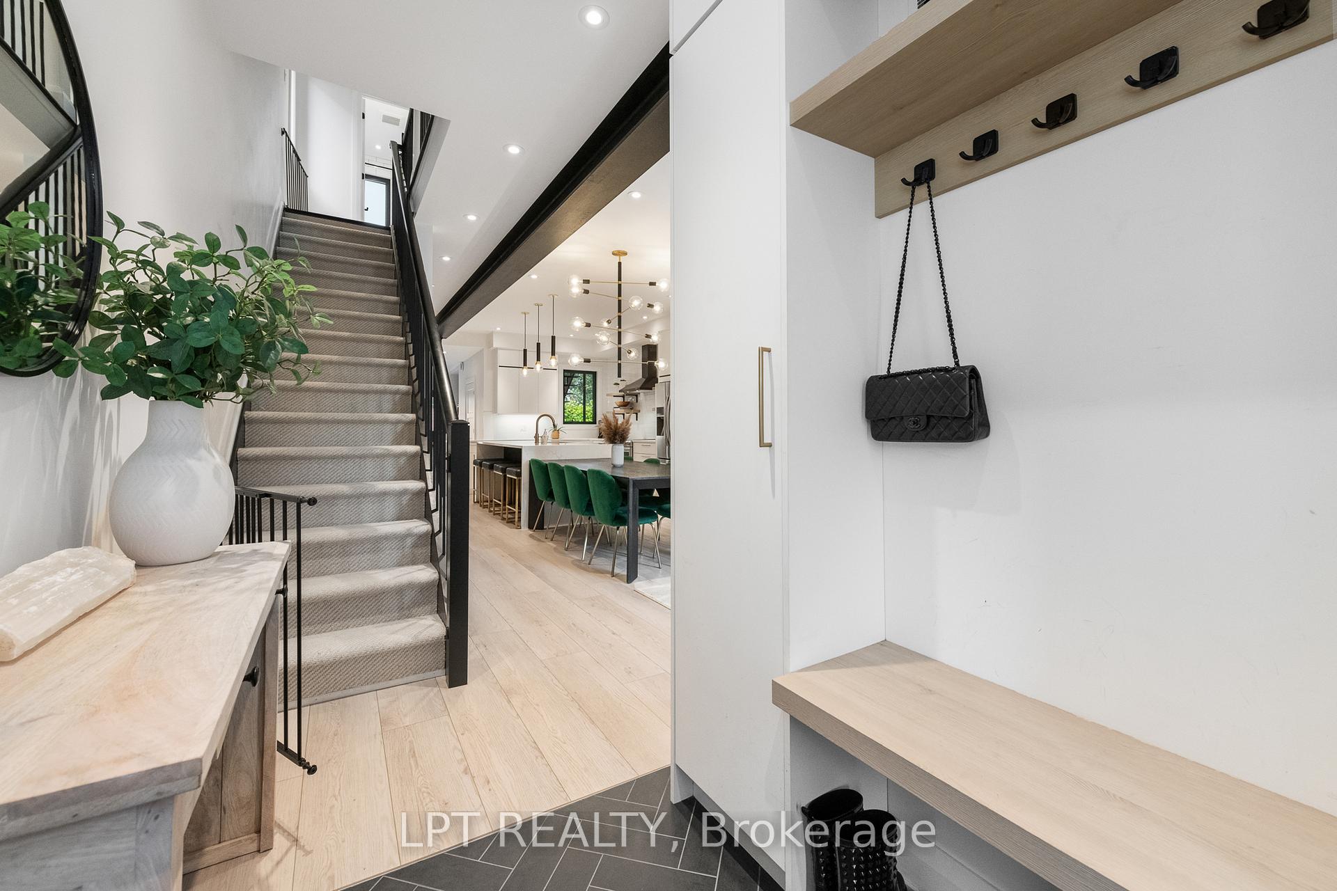 Photo 5 of 323 Booth Street, Ottawa, West Centre Town — HOMEH
