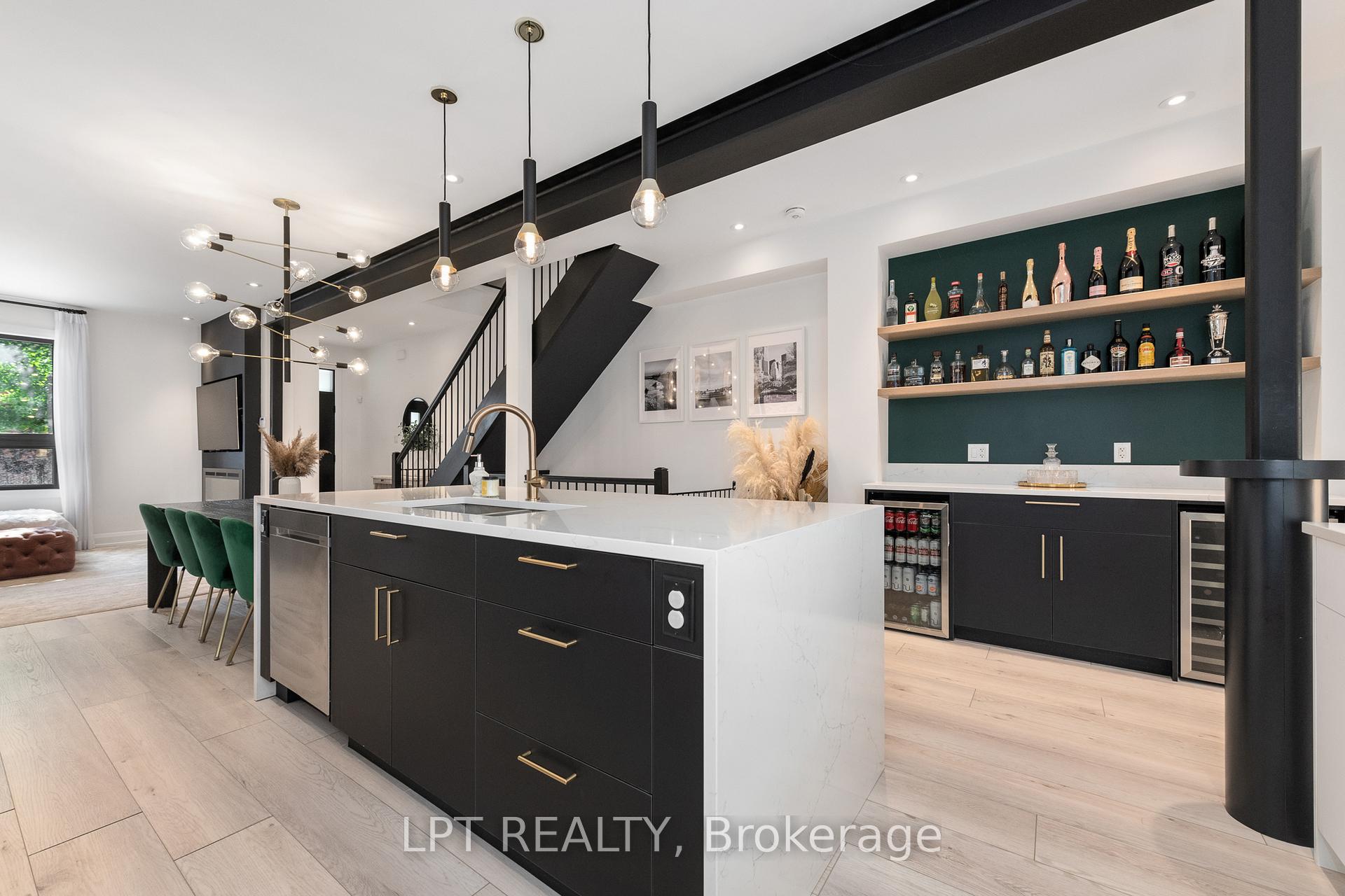 Photo 15 of 323 Booth Street, Ottawa, West Centre Town — HOMEH