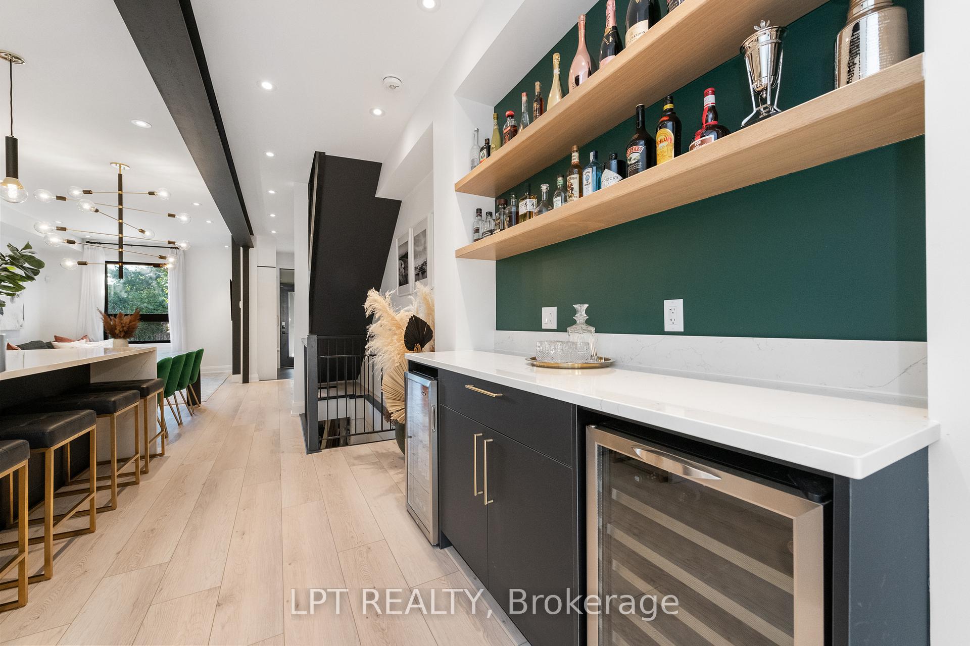 Photo 16 of 323 Booth Street, Ottawa, West Centre Town — HOMEH