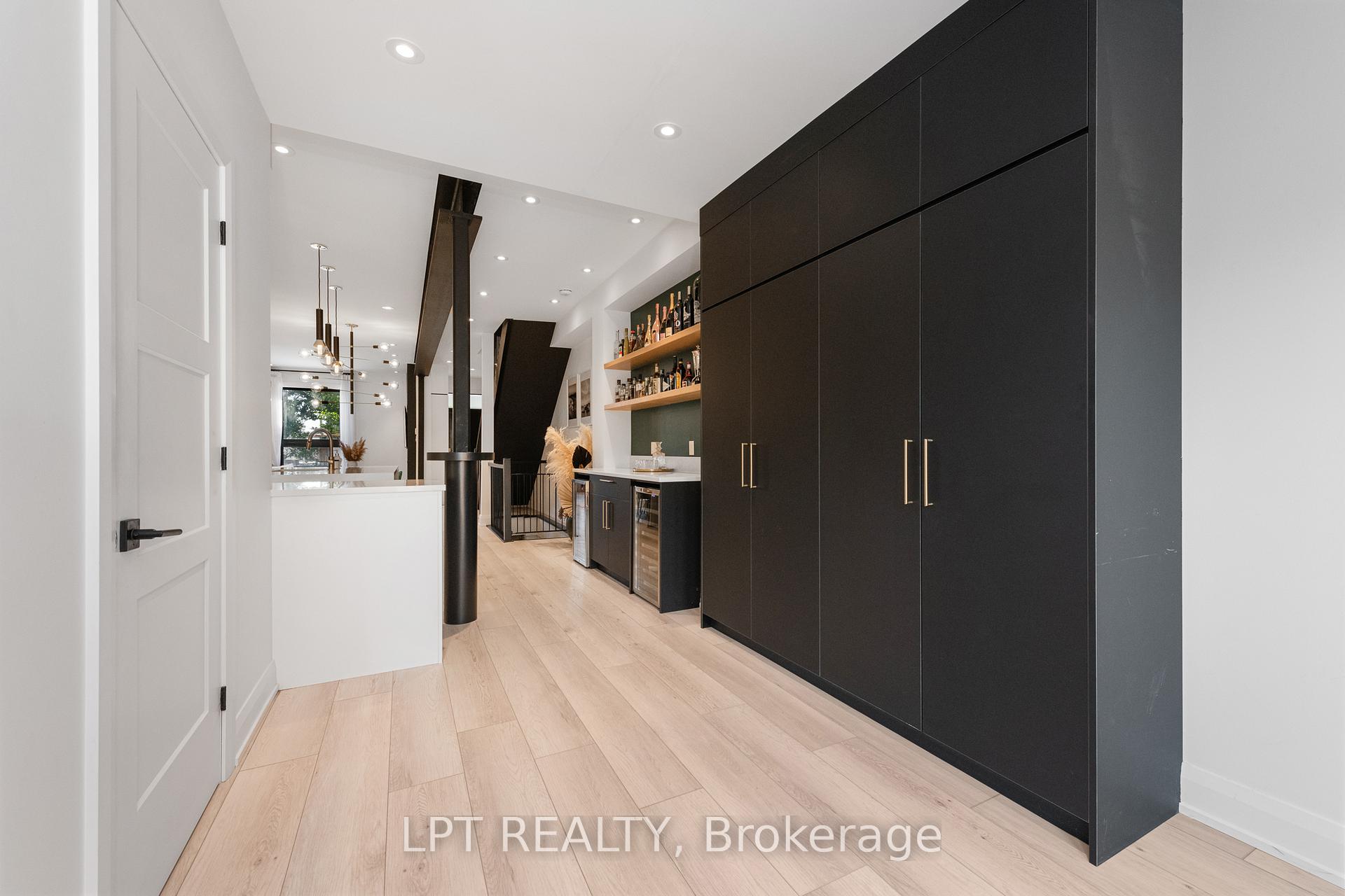 Photo 20 of 323 Booth Street, Ottawa, West Centre Town — HOMEH