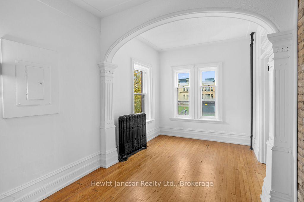Photo 2 of Unit 5, 33 Light Street, Woodstock, Woodstock - North — HOMEH