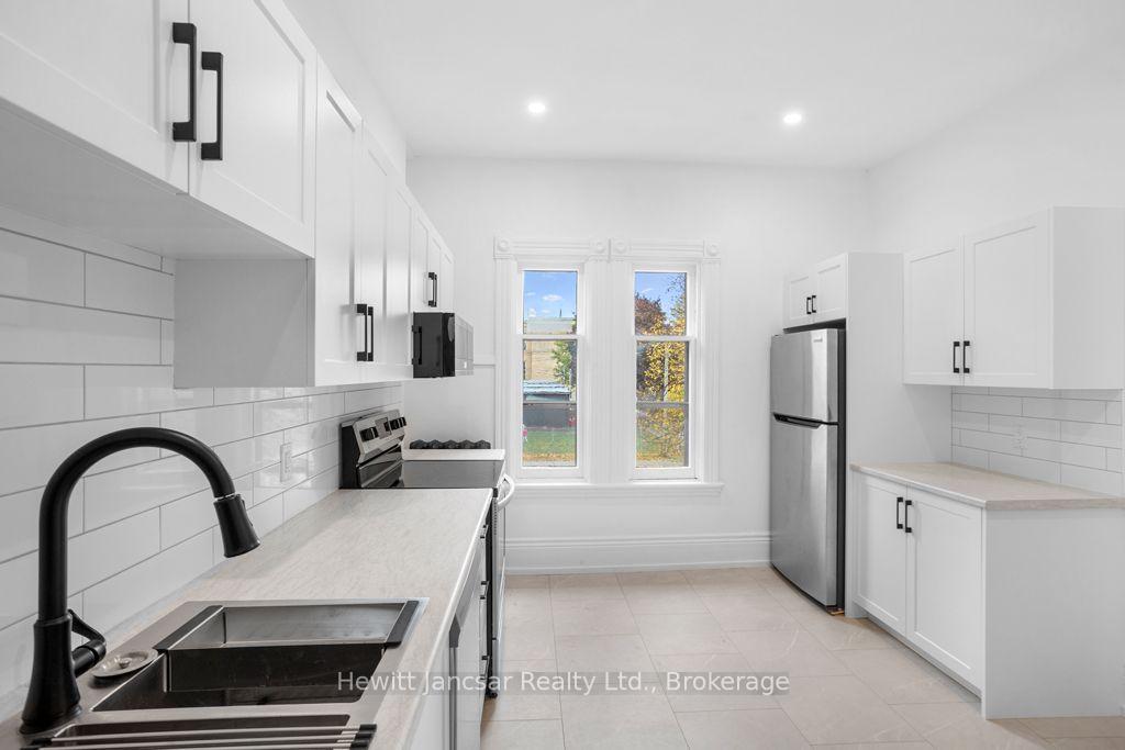 Photo 5 of Unit 5, 33 Light Street, Woodstock, Woodstock - North — HOMEH