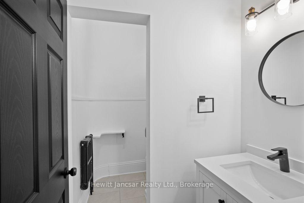 Photo 7 of Unit 5, 33 Light Street, Woodstock, Woodstock - North — HOMEH