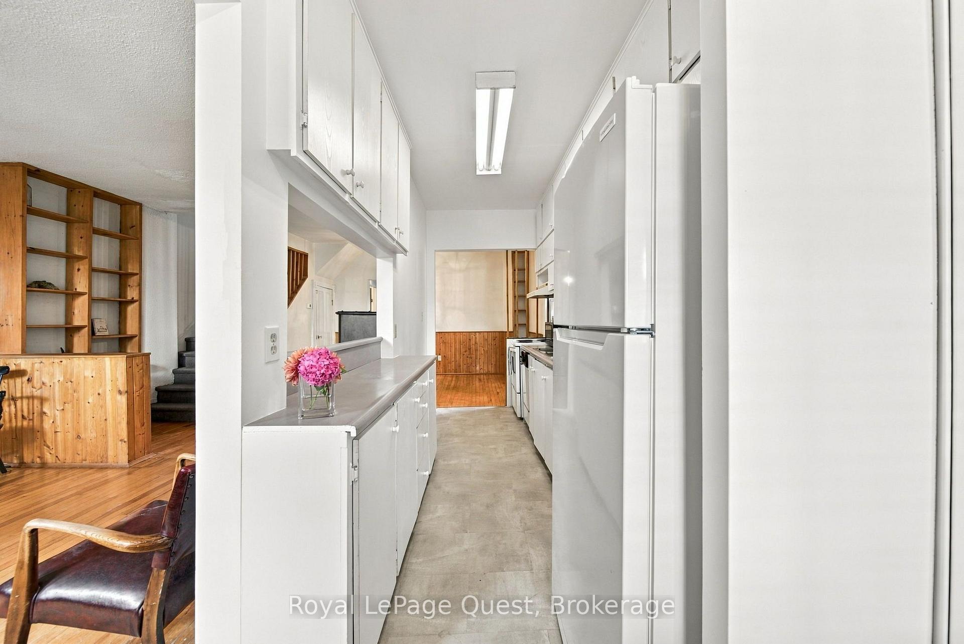 Photo of 148 Coldwater Road W