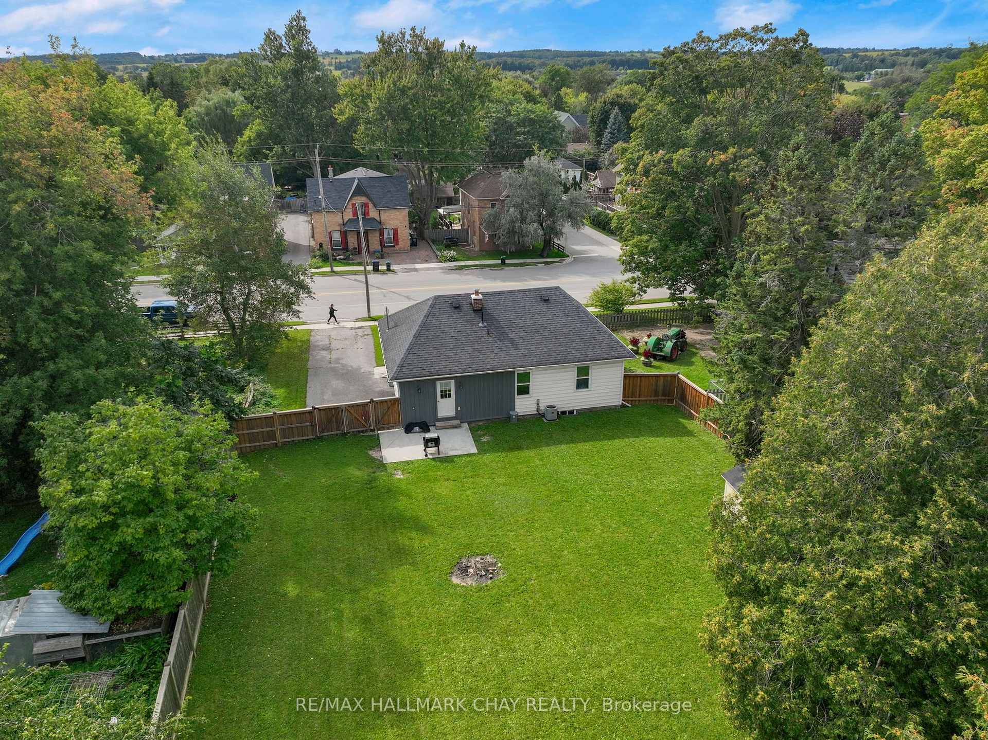 Photo 22 of 11 King Street S, Innisfil, Cookstown — HOMEH