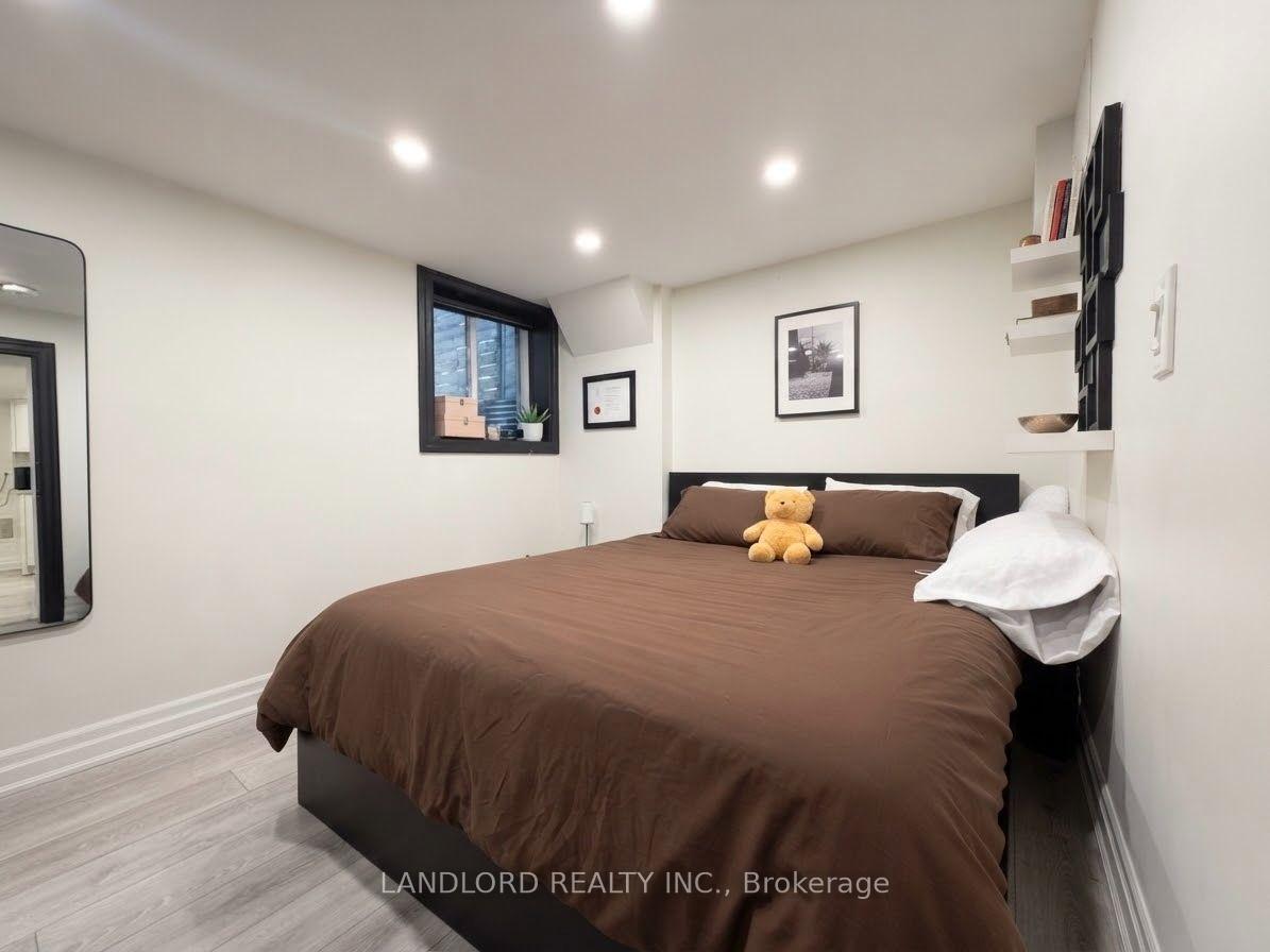 Photo 8 of Unit 4, 121 Sorauren Avenue, Toronto, Roncesvalles — HOMEH