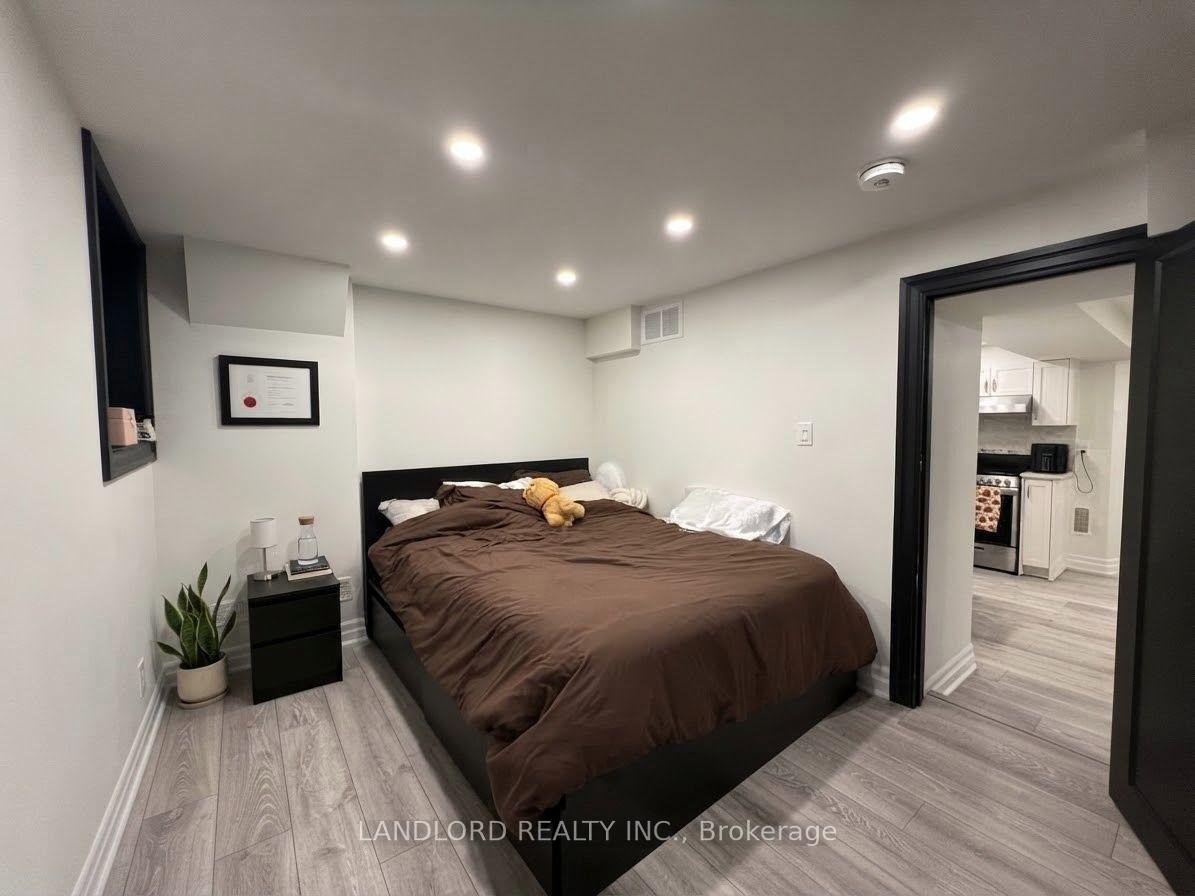 Photo 9 of Unit 4, 121 Sorauren Avenue, Toronto, Roncesvalles — HOMEH
