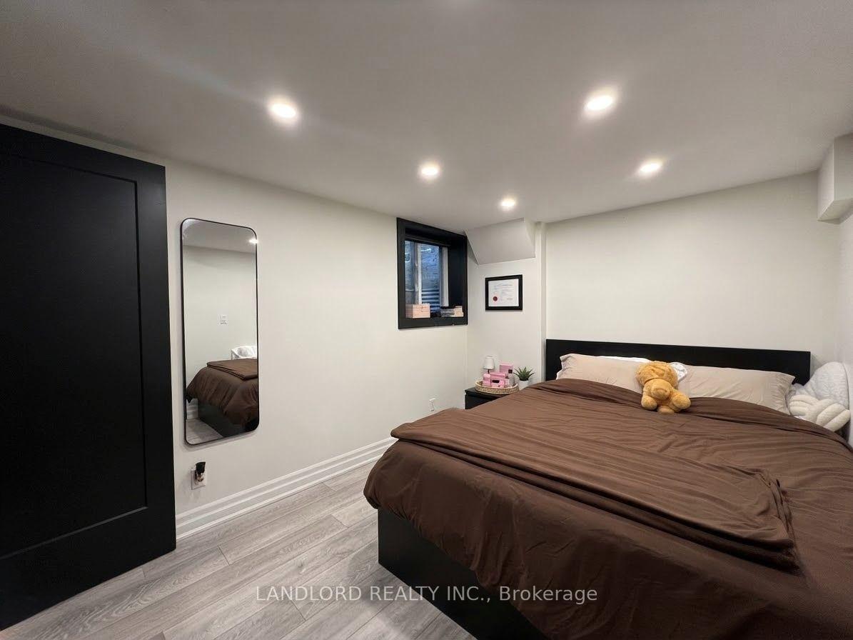 Photo 11 of Unit 4, 121 Sorauren Avenue, Toronto, Roncesvalles — HOMEH