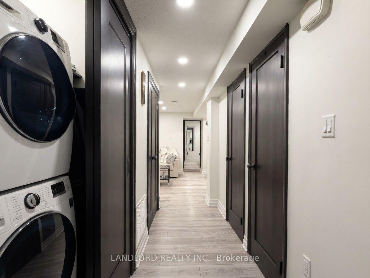 Photo 15 of Unit 4, 121 Sorauren Avenue, Toronto, Roncesvalles — HOMEH