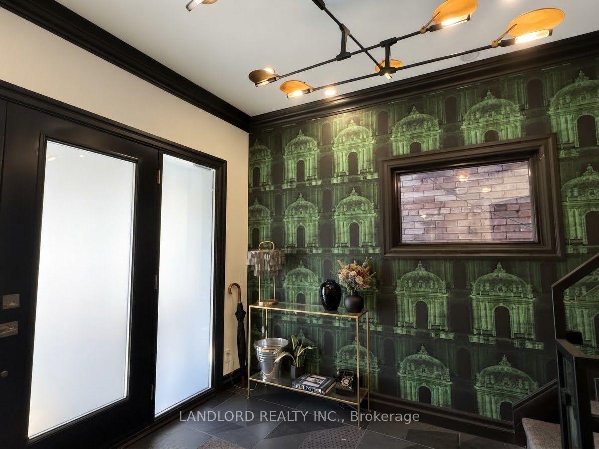 Photo 16 of Unit 4, 121 Sorauren Avenue, Toronto, Roncesvalles — HOMEH