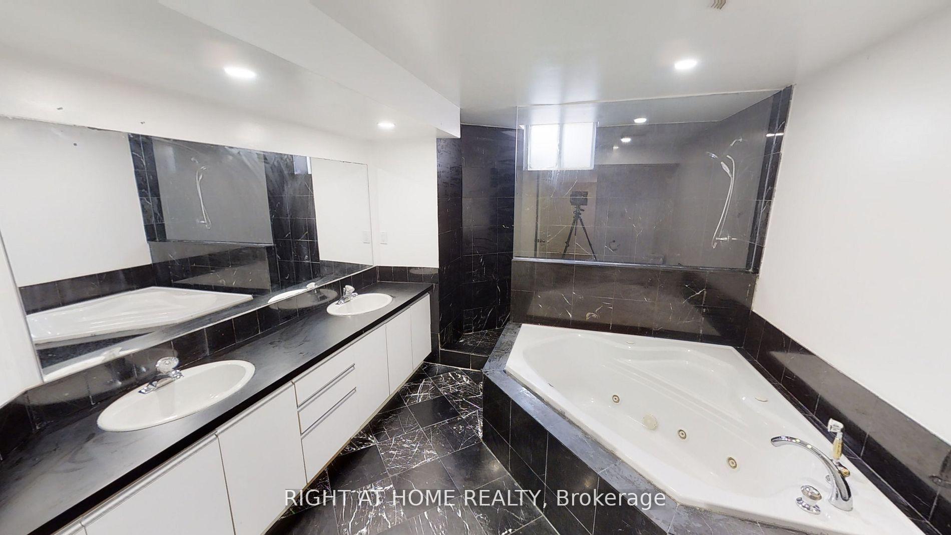 Photo 6 of 31 Northgate Crescent E, Richmond Hill, Bayview Hill — HOMEH