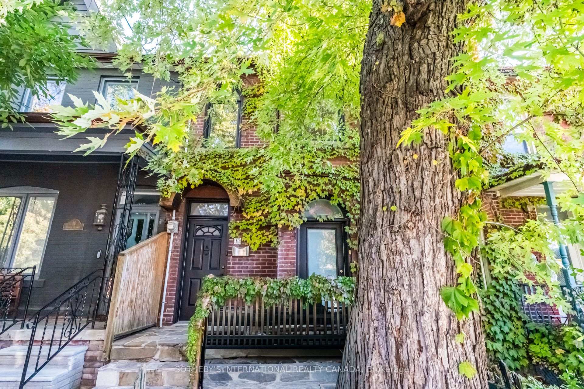 Photo 2 of 13 Euclid Avenue, Toronto, Trinity-Bellwoods — HOMEH