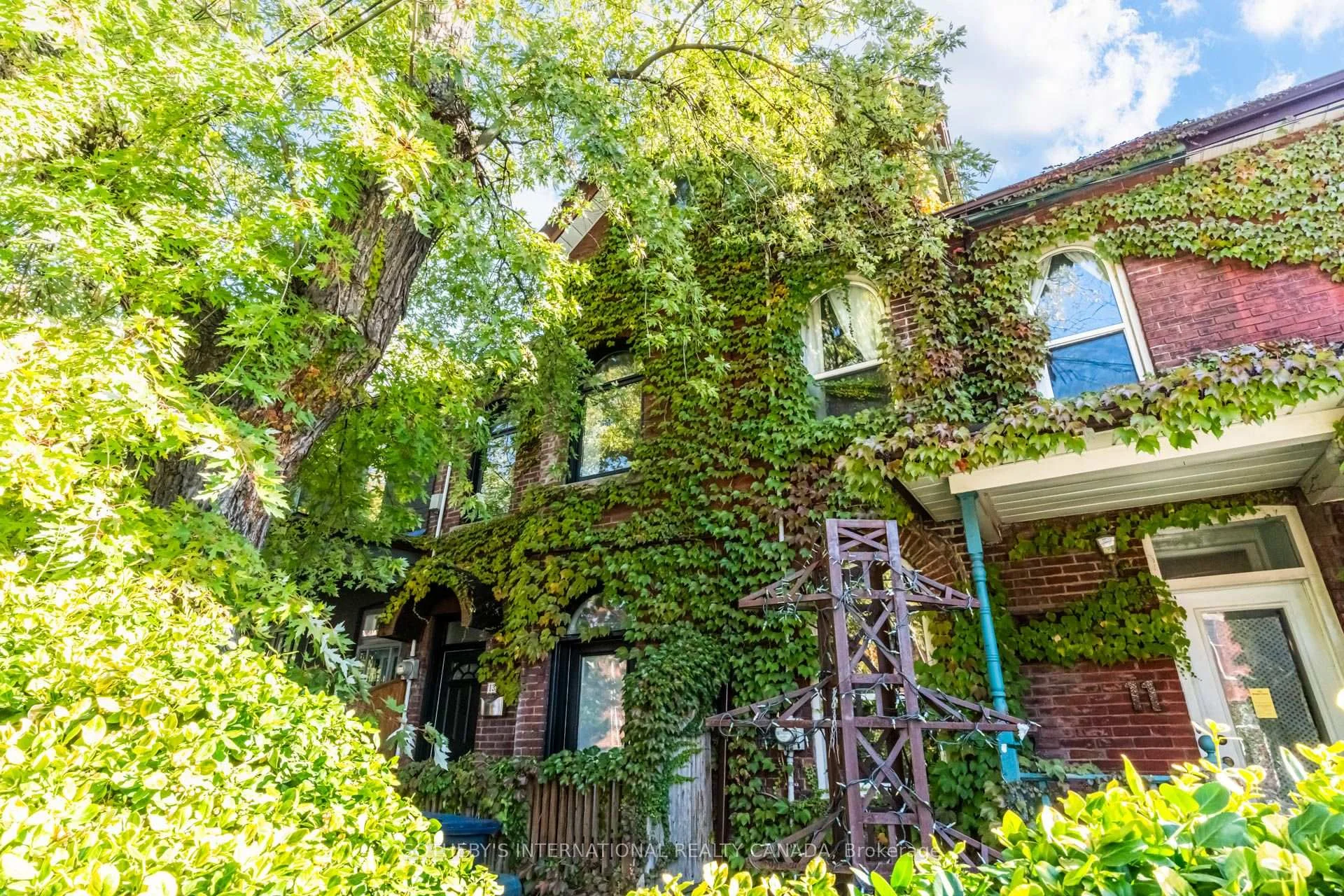 Photo 4 of 13 Euclid Avenue, Toronto, Trinity-Bellwoods — HOMEH
