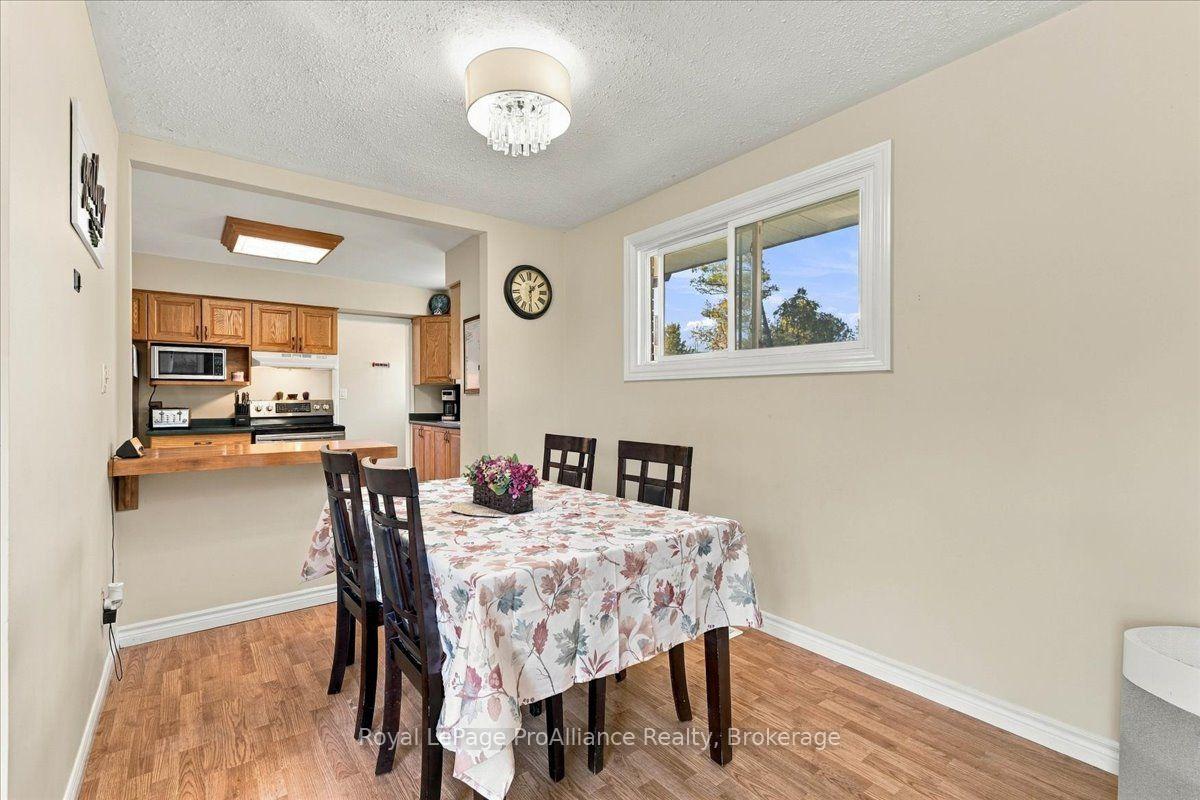 Photo 10 of 25 Ashley Street, Belleville, Thurlow Ward — HOMEH