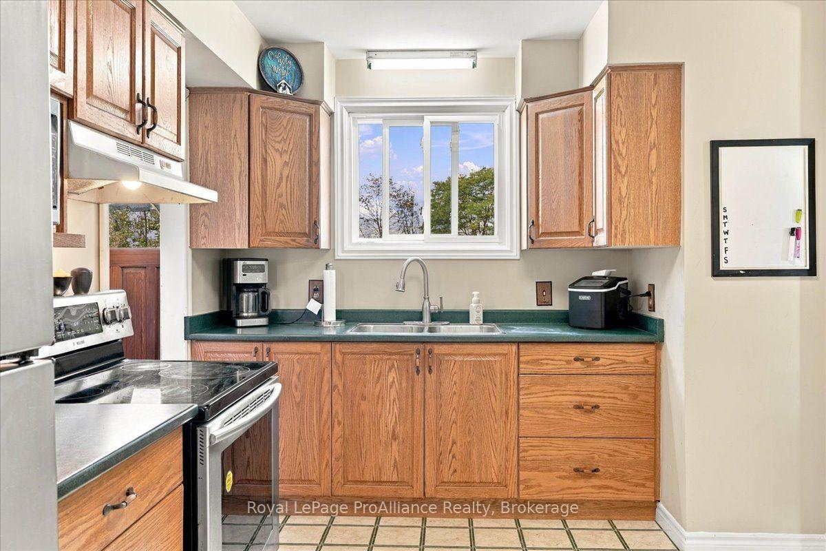 Photo 14 of 25 Ashley Street, Belleville, Thurlow Ward — HOMEH