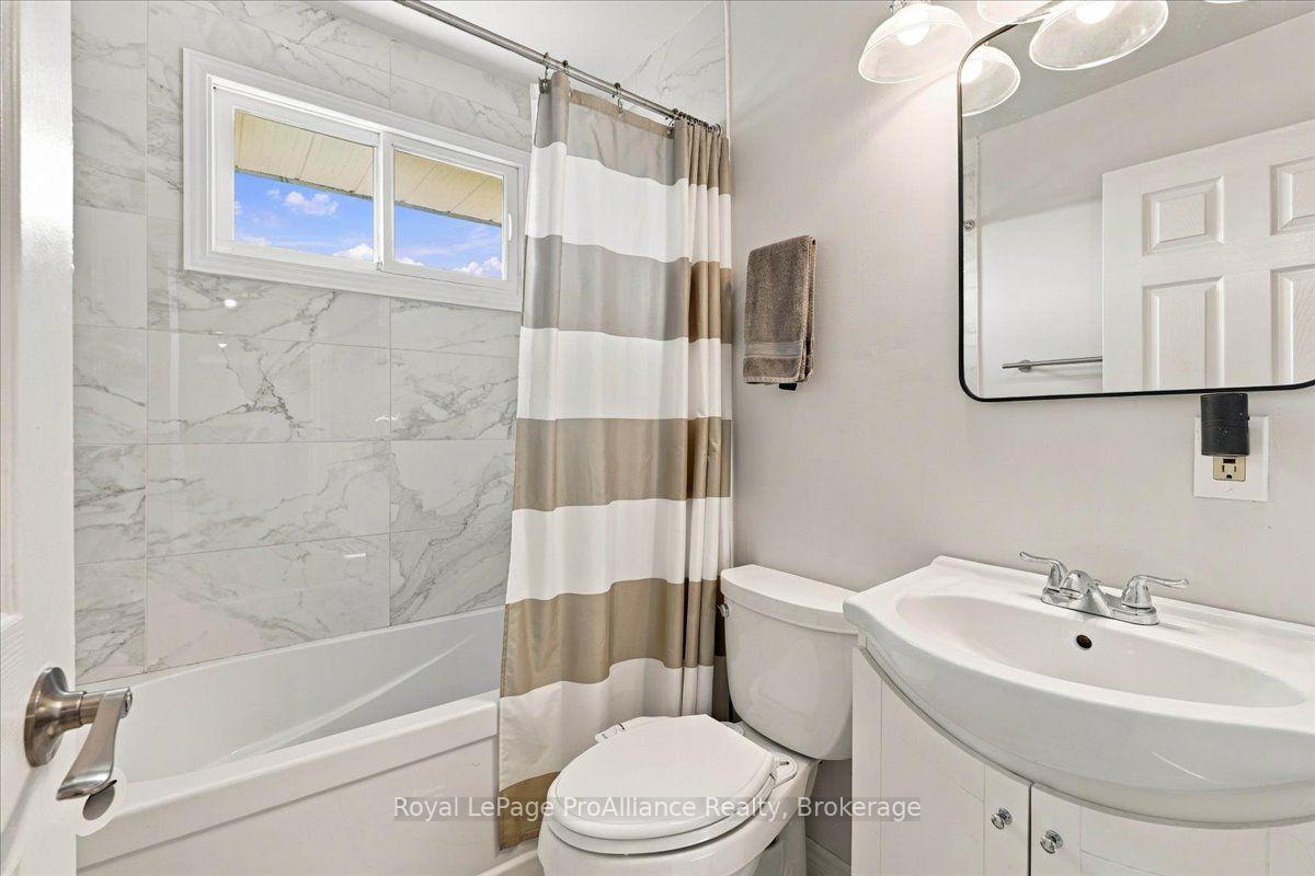 Photo 22 of 25 Ashley Street, Belleville, Thurlow Ward — HOMEH
