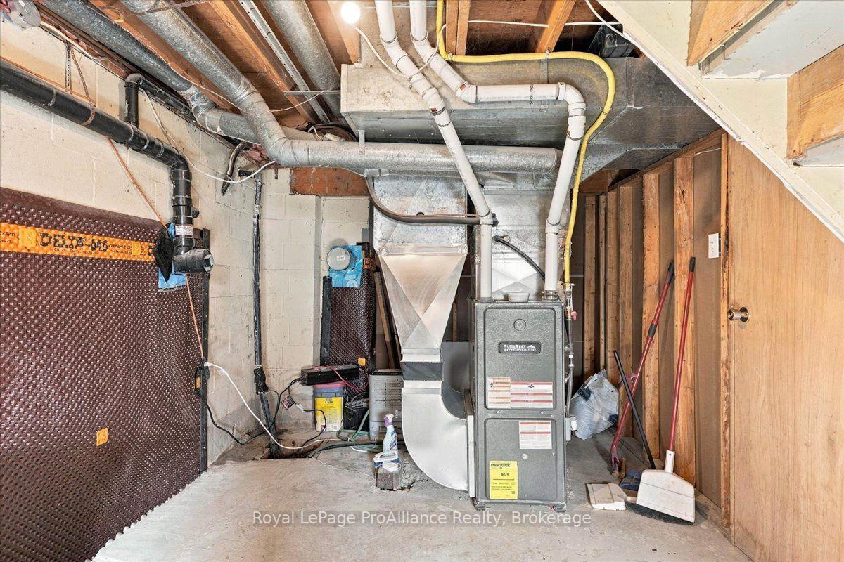 Photo 32 of 25 Ashley Street, Belleville, Thurlow Ward — HOMEH