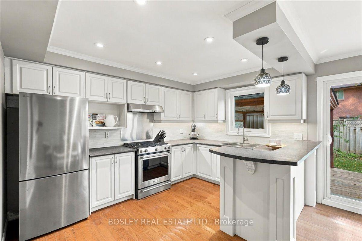 Photo 8 of 2259 Cottonwood Circle, Pickering, Liverpool — HOMEH
