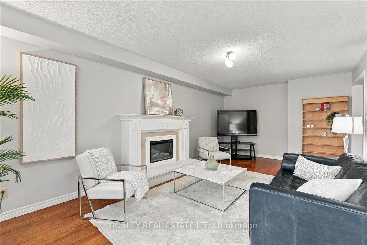 Photo 11 of 2259 Cottonwood Circle, Pickering, Liverpool — HOMEH