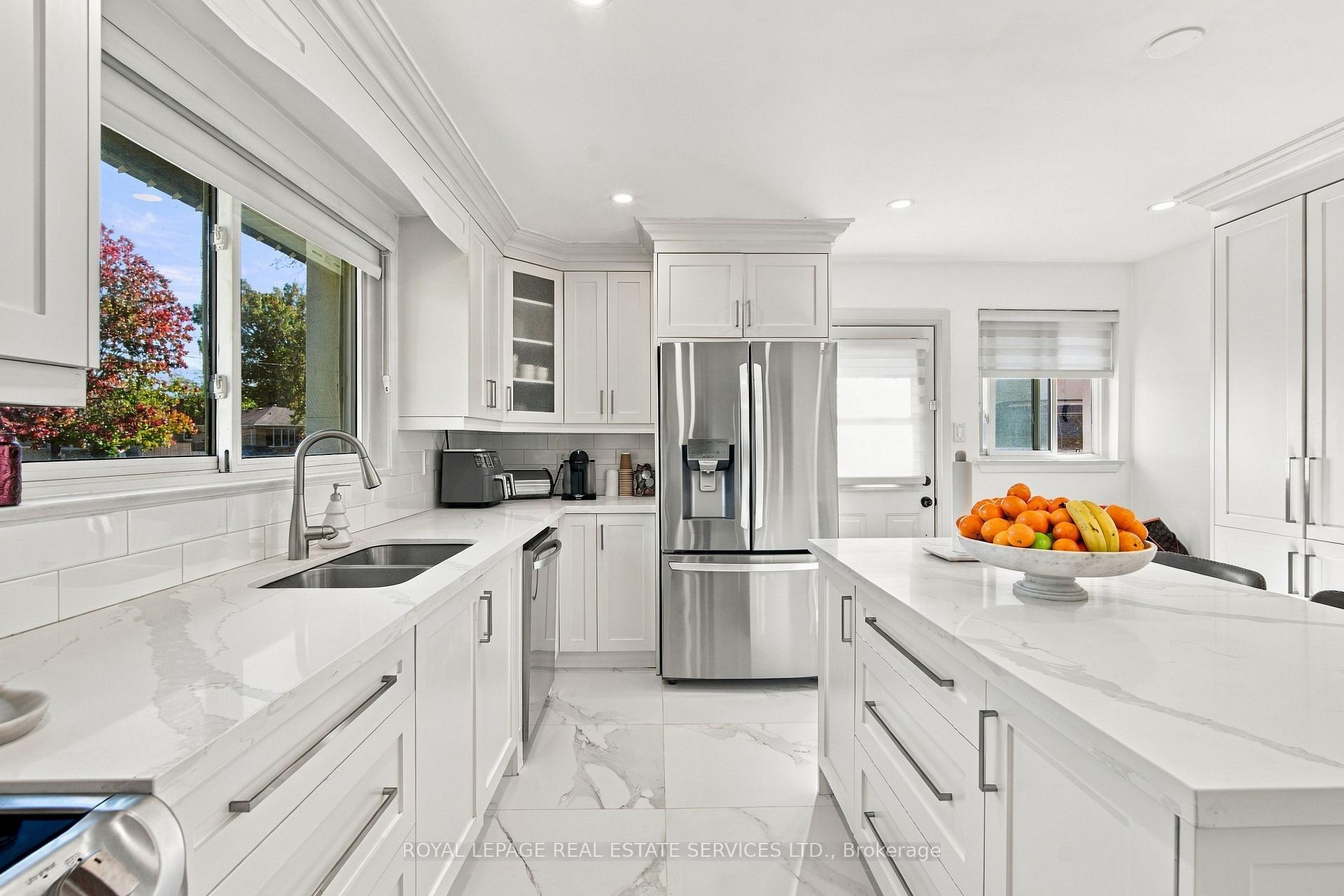 Photo 5 of 560 Stonecliffe Road, Oakville, West — HOMEH