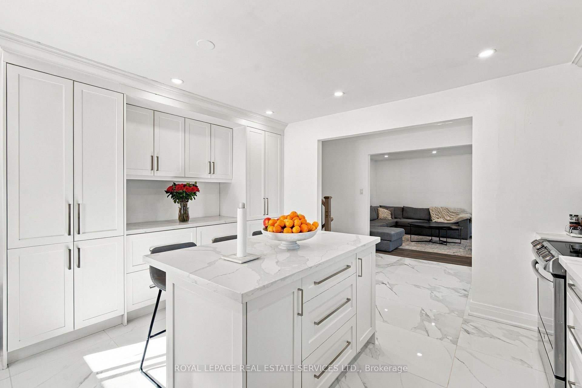 Photo 6 of 560 Stonecliffe Road, Oakville, West — HOMEH