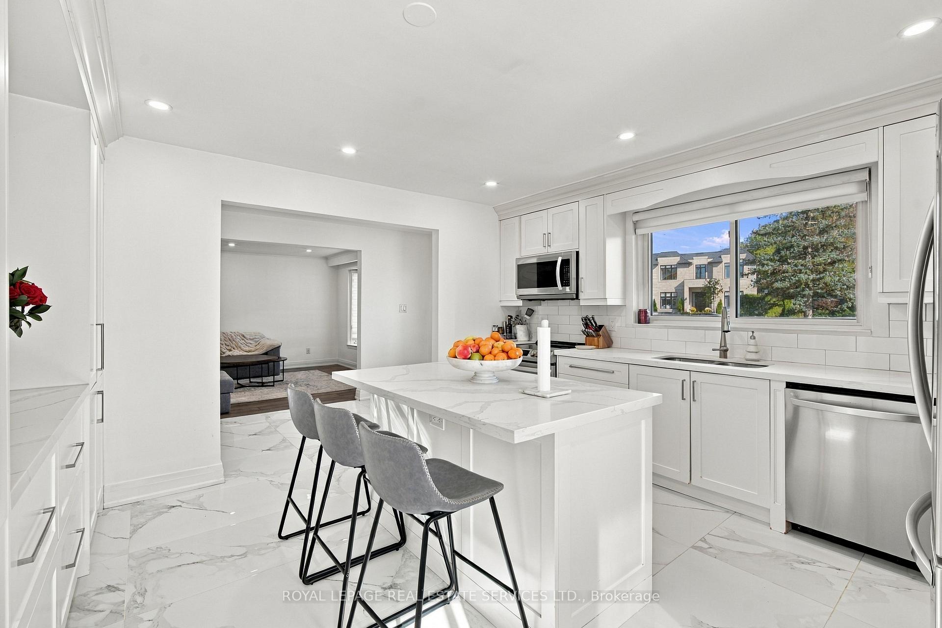Photo 7 of 560 Stonecliffe Road, Oakville, West — HOMEH