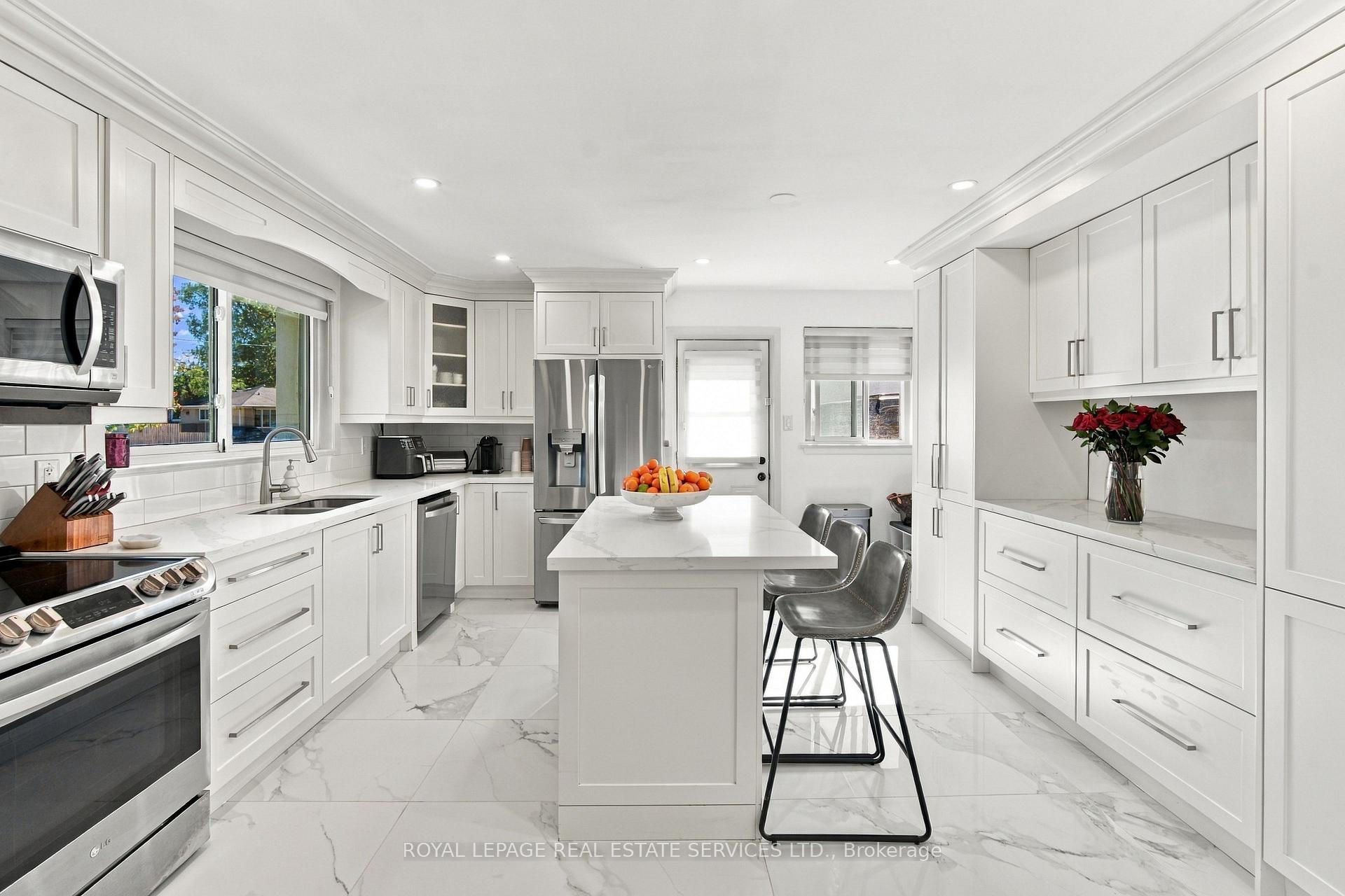 Photo 9 of 560 Stonecliffe Road, Oakville, West — HOMEH
