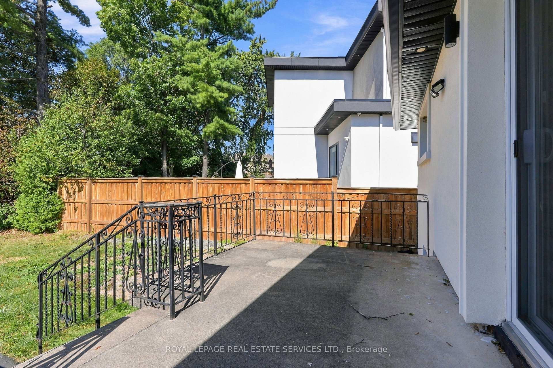 Photo 32 of 560 Stonecliffe Road, Oakville, West — HOMEH