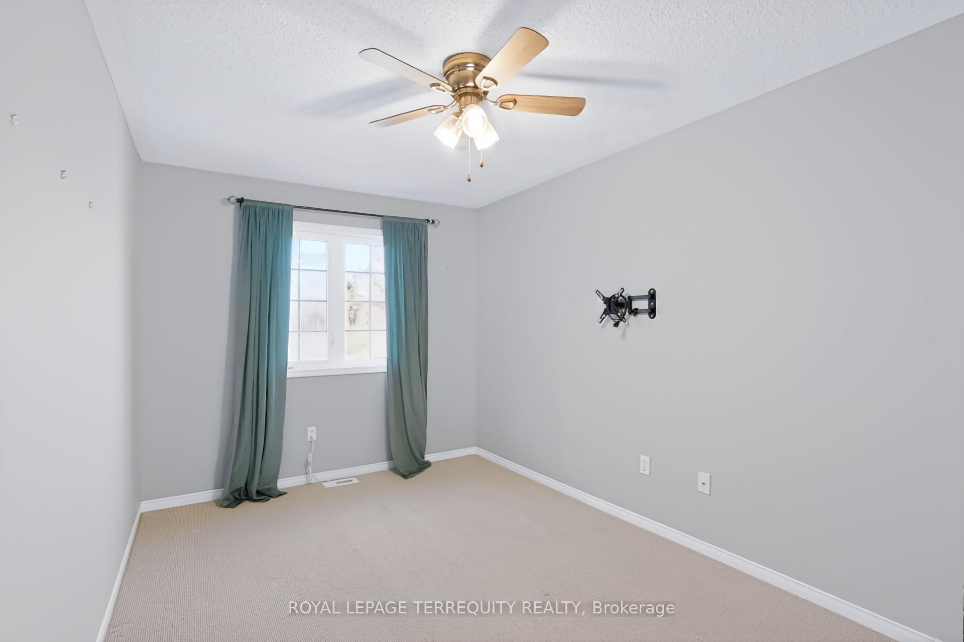 Photo 33 of Unit 19, 253 Sprucewood Crescent W, Clarington, Bowmanville — HOMEH