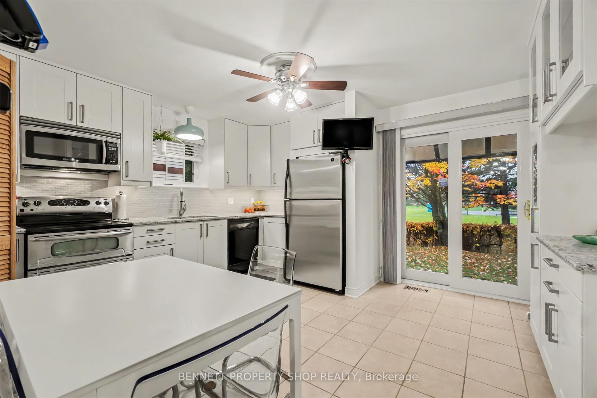 Photo 3 of 1442 Eastcliffe Way, Ottawa, Pineview — HOMEH