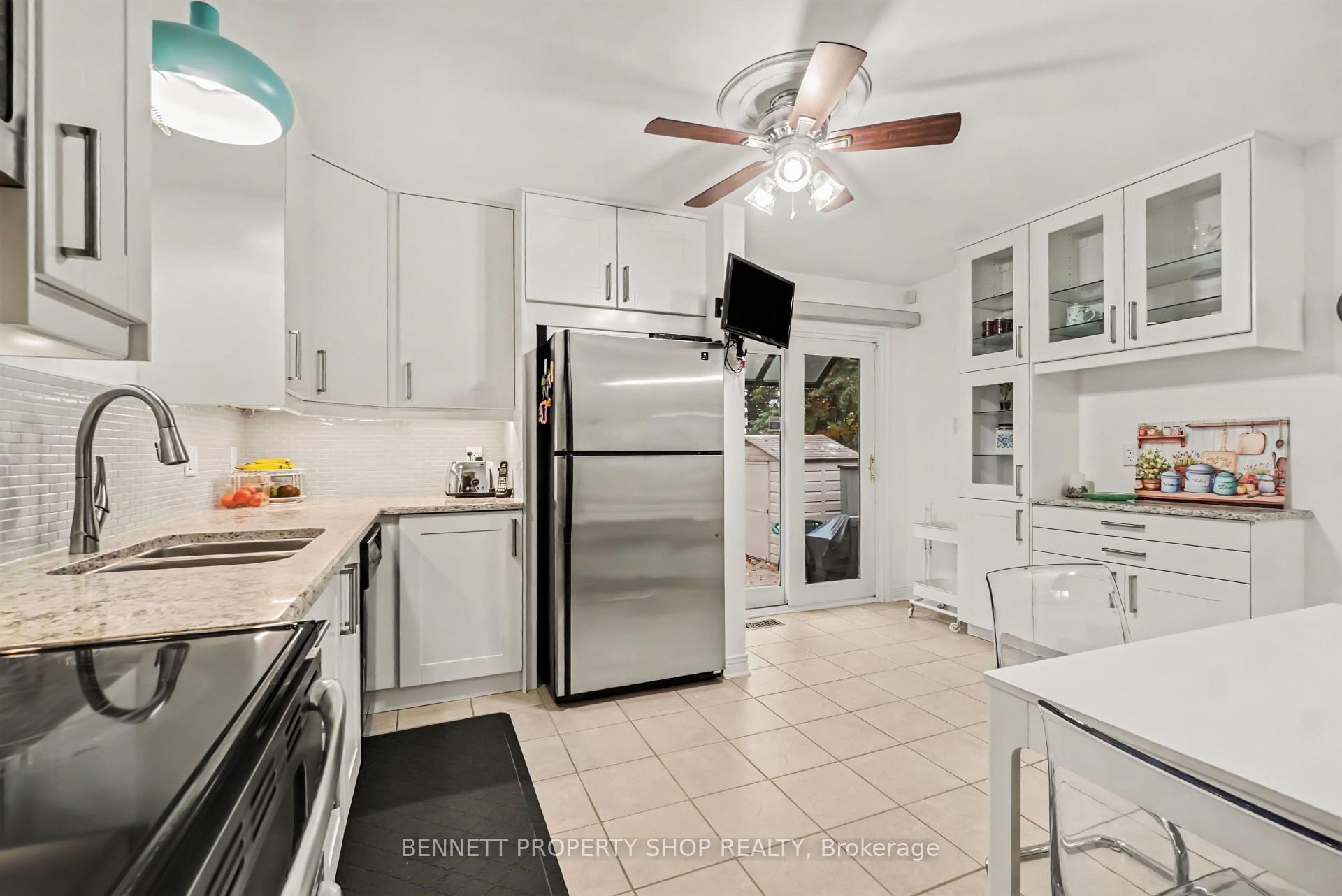 Photo 6 of 1442 Eastcliffe Way, Ottawa, Pineview — HOMEH