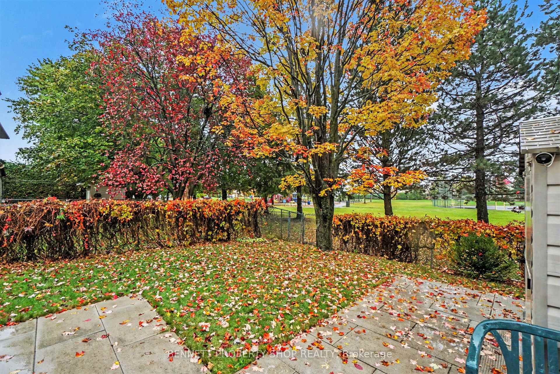 Photo 7 of 1442 Eastcliffe Way, Ottawa, Pineview — HOMEH
