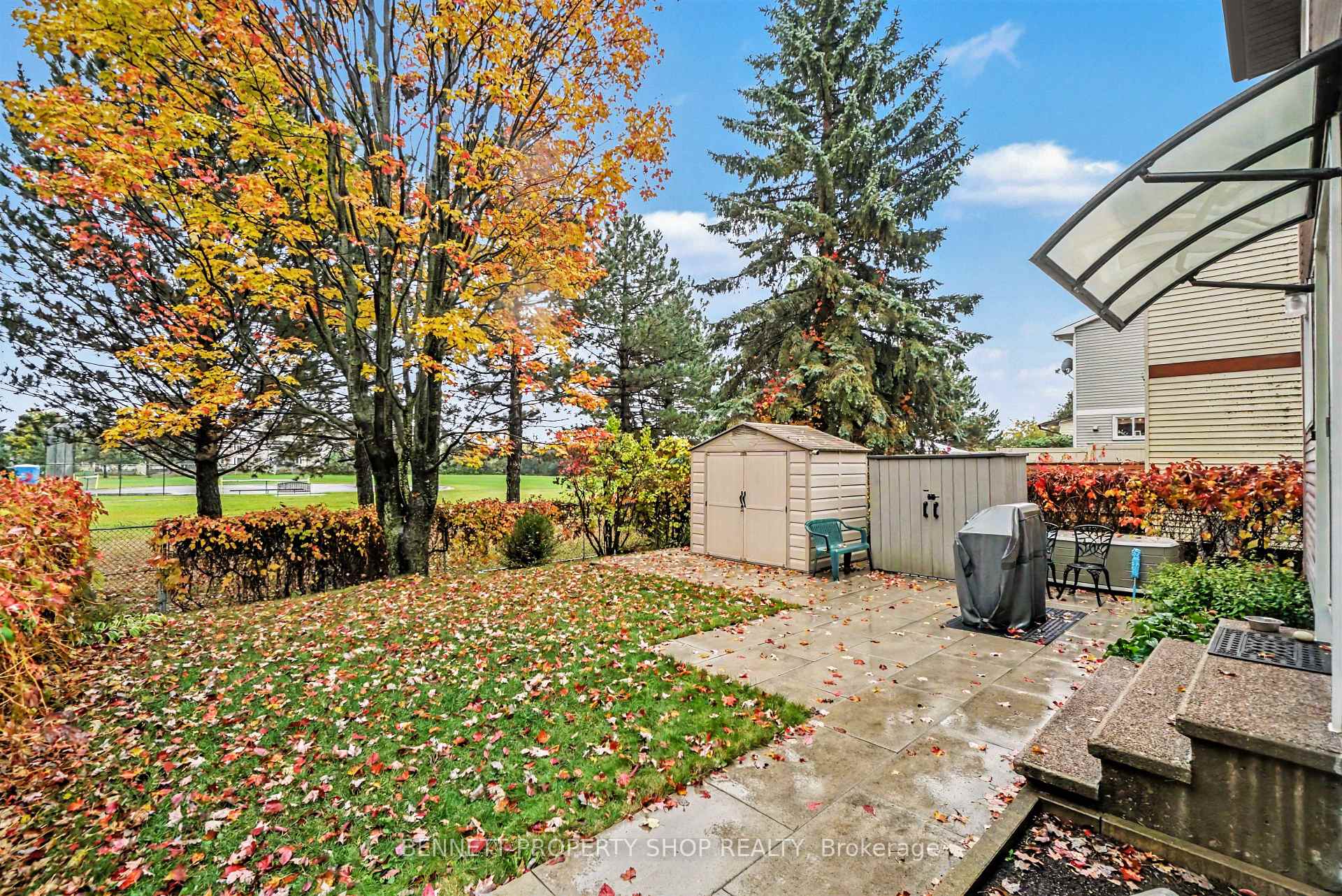 Photo 10 of 1442 Eastcliffe Way, Ottawa, Pineview — HOMEH