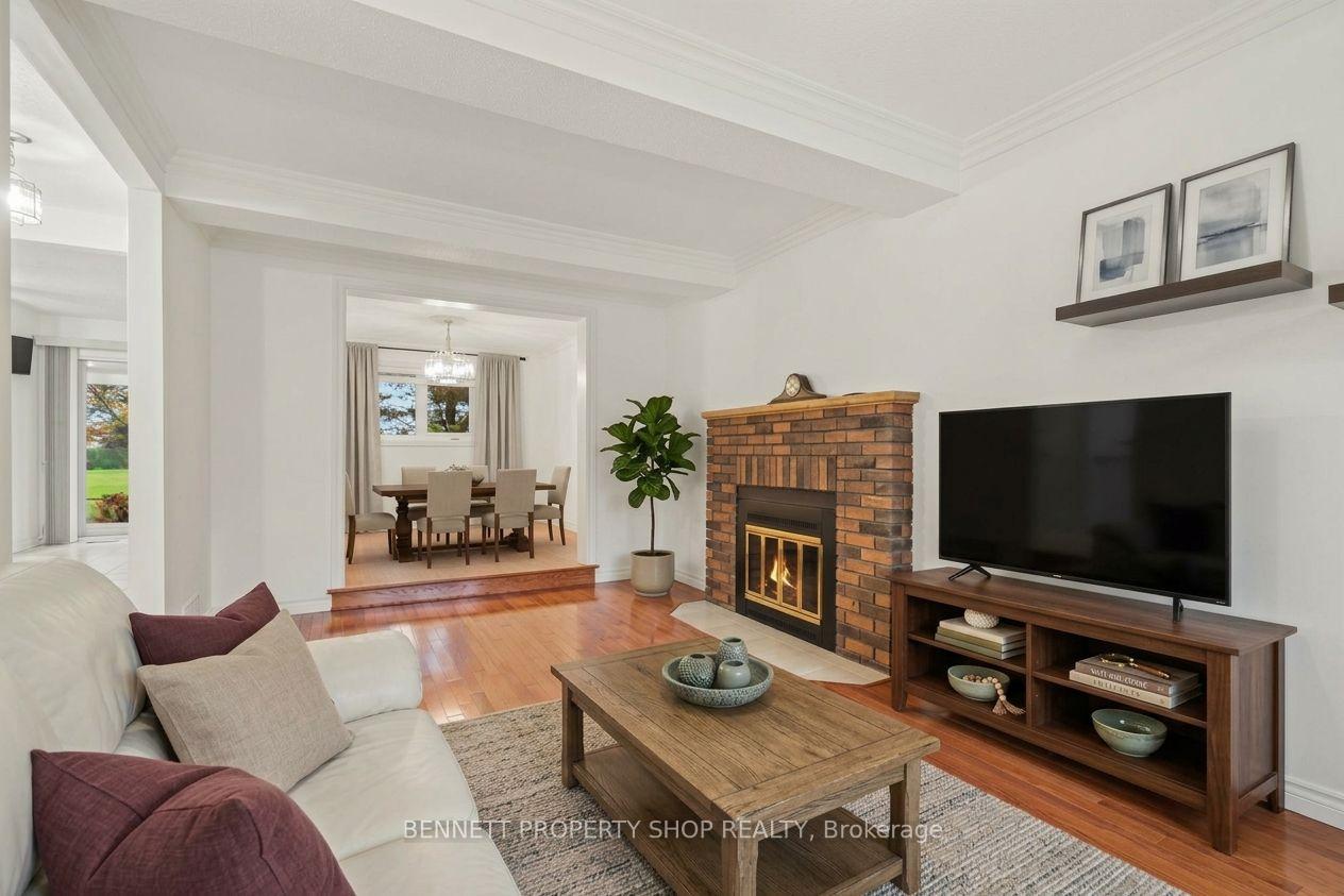 Photo 11 of 1442 Eastcliffe Way, Ottawa, Pineview — HOMEH